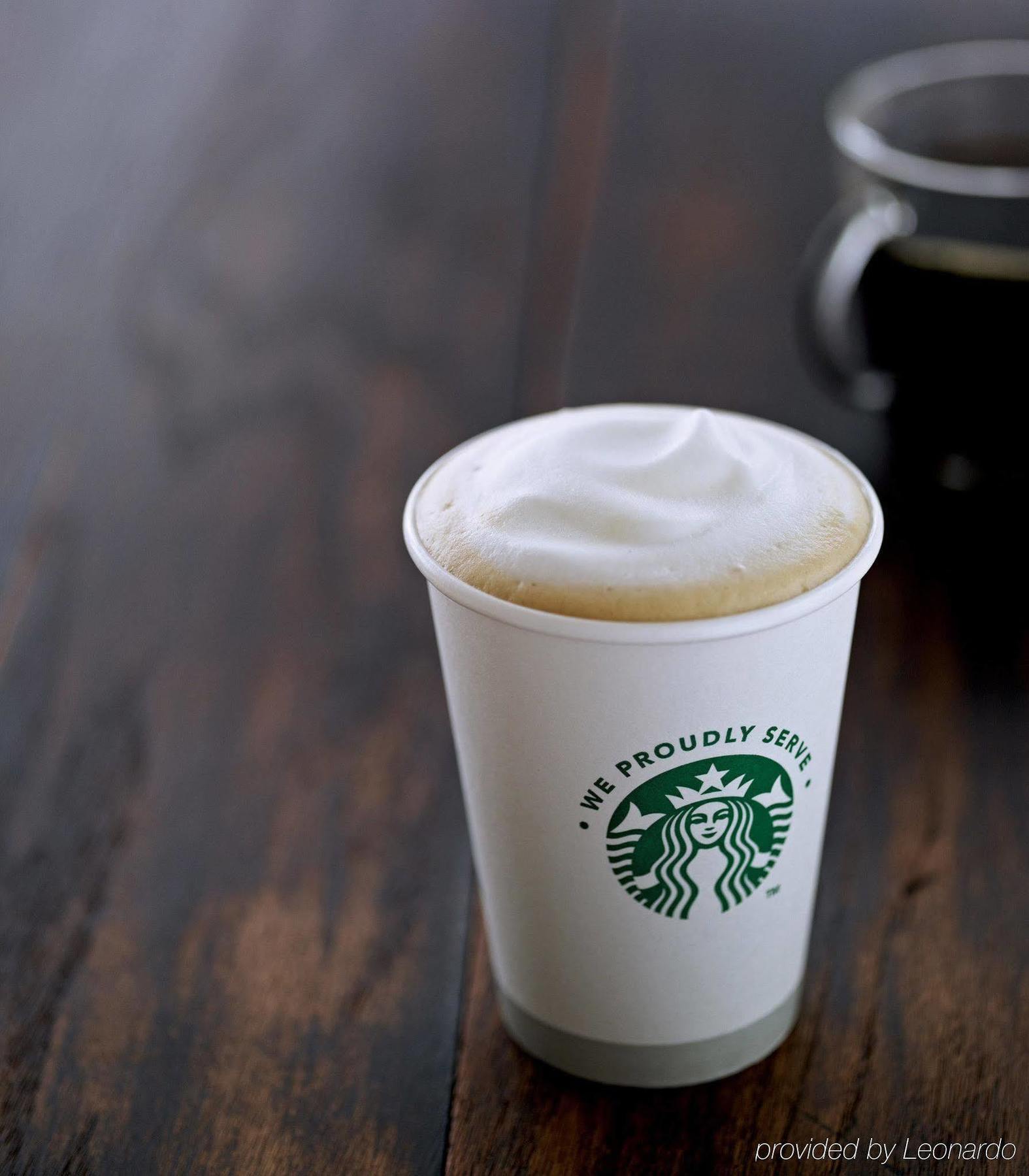 コートヤード インディアナポリス エアポート エクステリア 写真